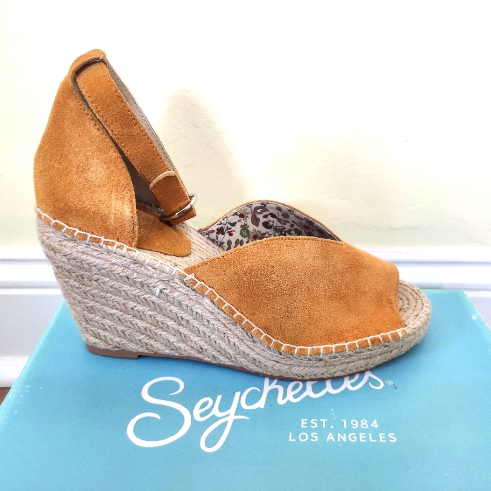 Seychelles NWT Wedge shoe